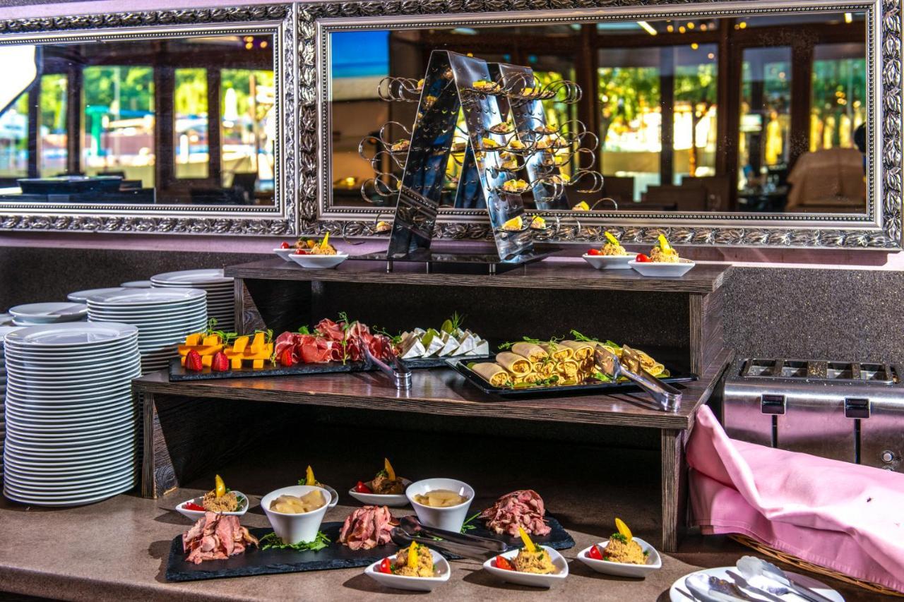 Session Hotel Рацкеве Экстерьер фото