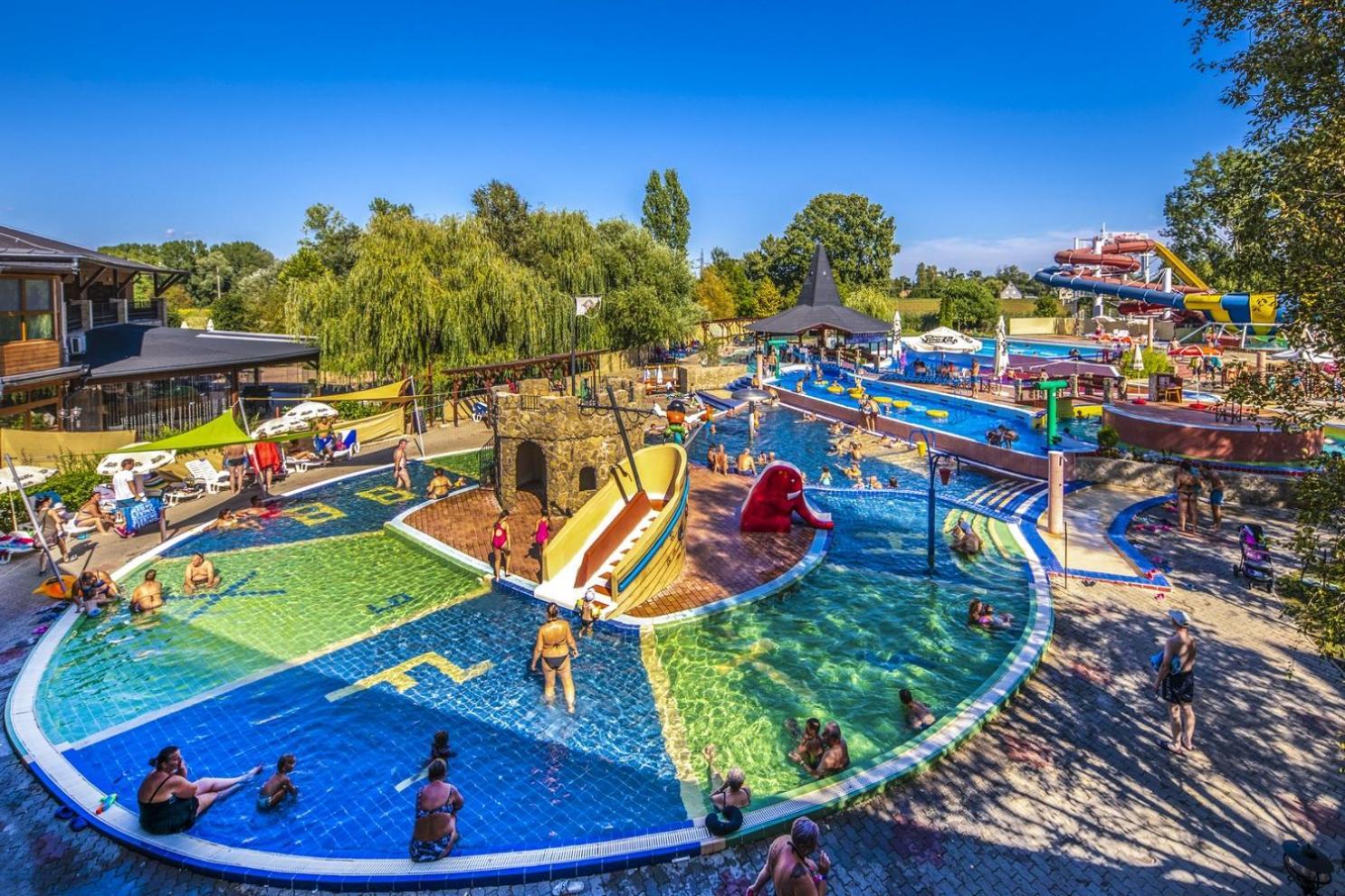 Session Hotel Рацкеве Экстерьер фото