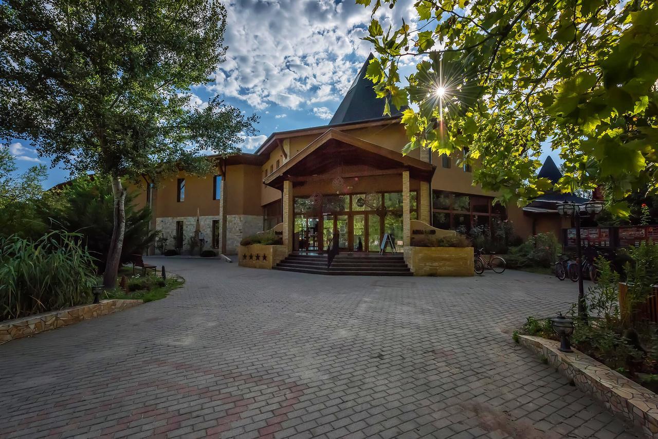Session Hotel Рацкеве Экстерьер фото