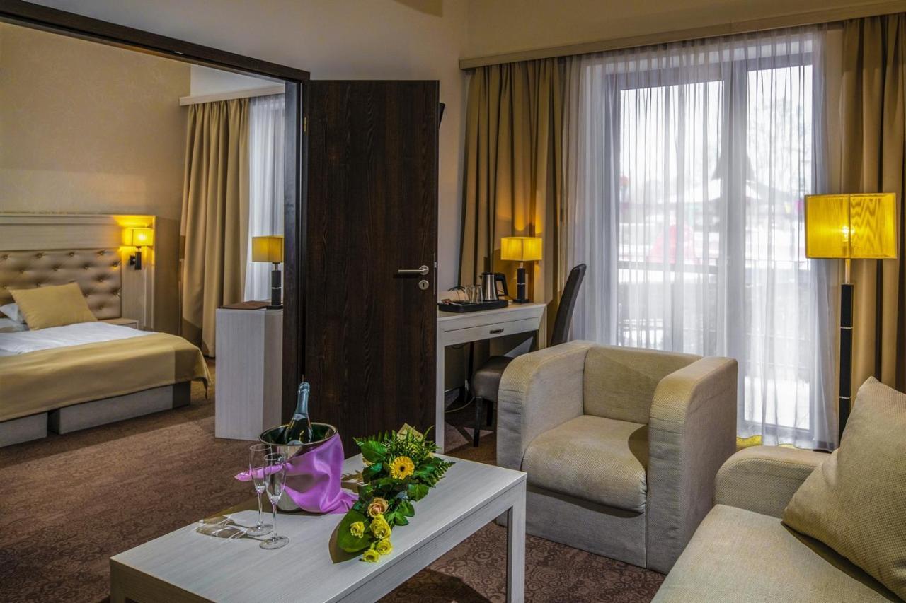 Session Hotel Рацкеве Экстерьер фото