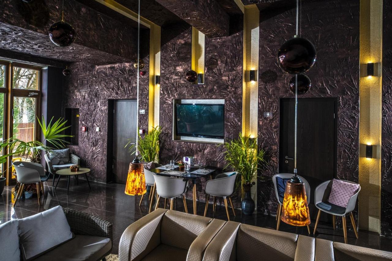 Session Hotel Рацкеве Экстерьер фото