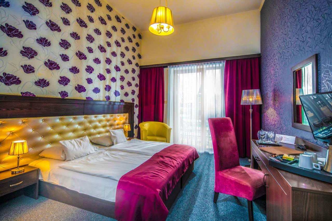 Session Hotel Рацкеве Экстерьер фото